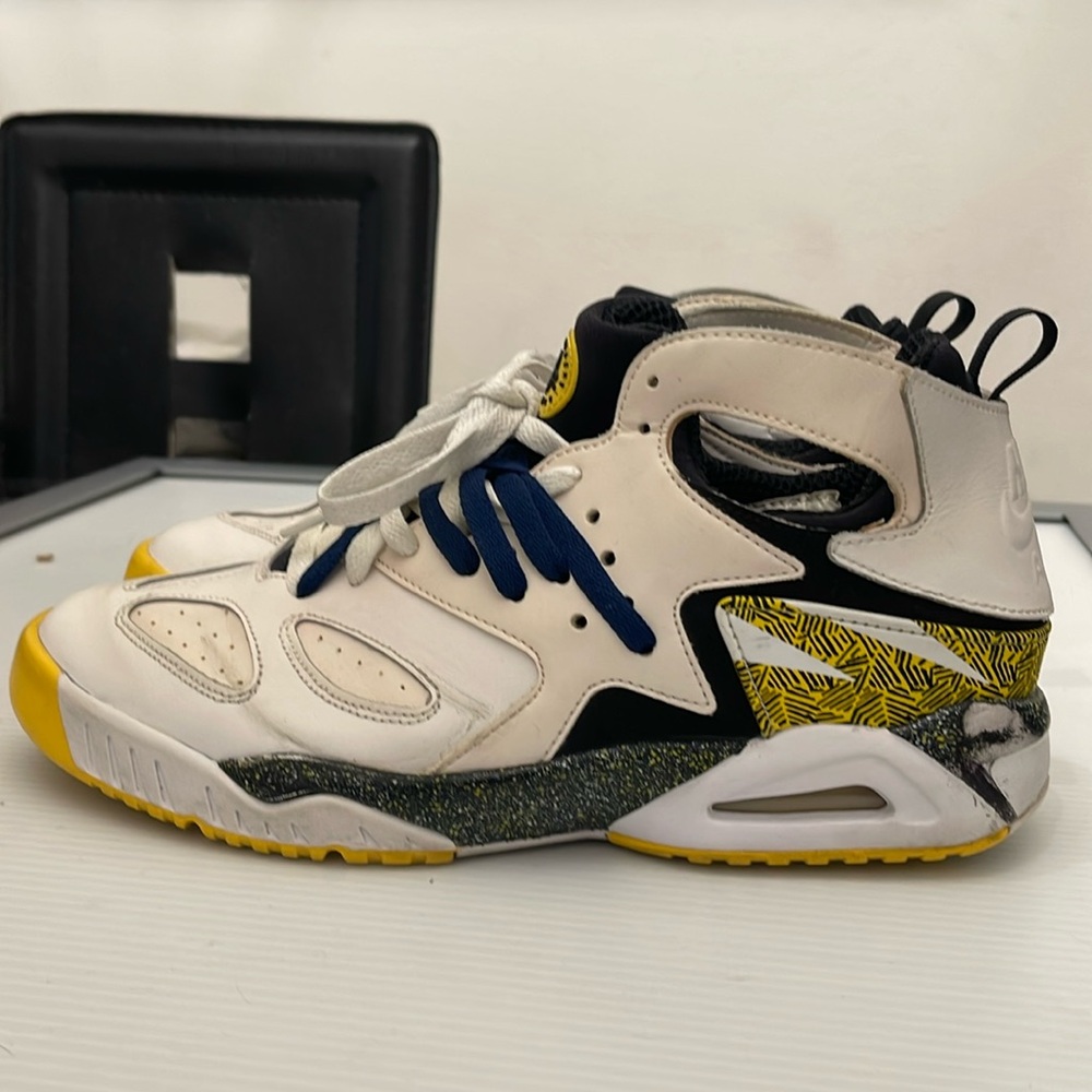 NIKE AIR TECH CHALLENGE HUARACHE RUNNING SNEAKERS MENS SIZE 10